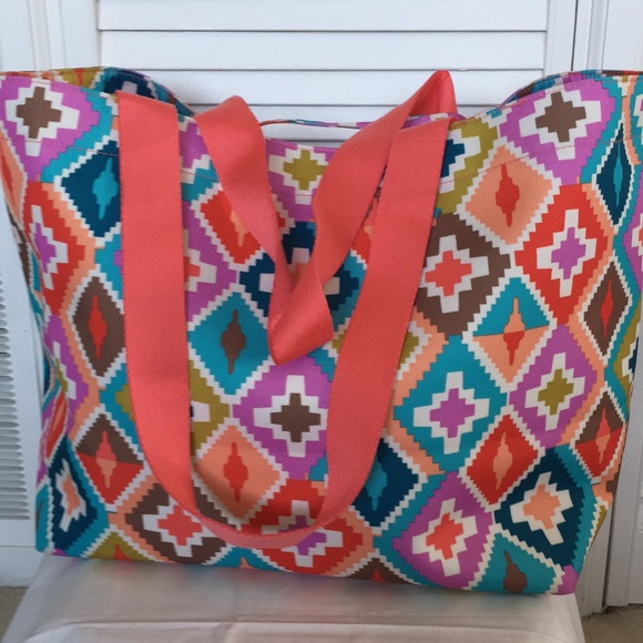 Vera  Bradley Drawstring Family Tote XLG More!!! - Picture 2 of 4